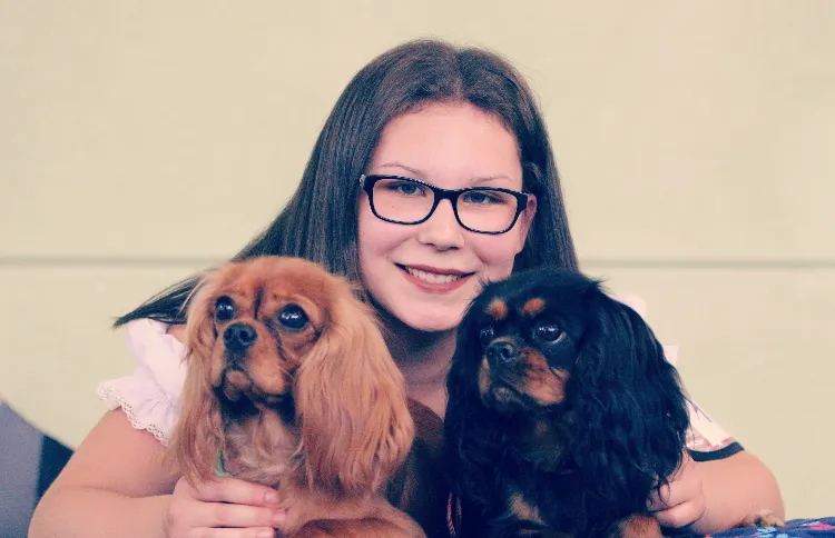 Jasmin Löffler mit ihren Cavalieren
